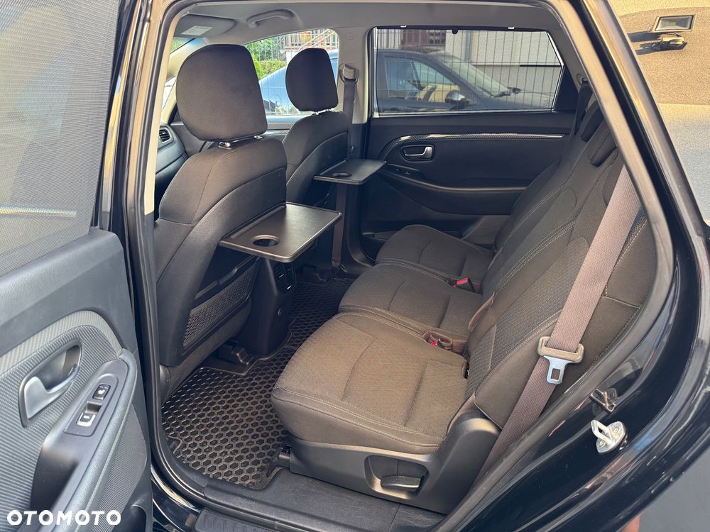Kia Carens 1.7 CRDi 141 ISG Vision - 19