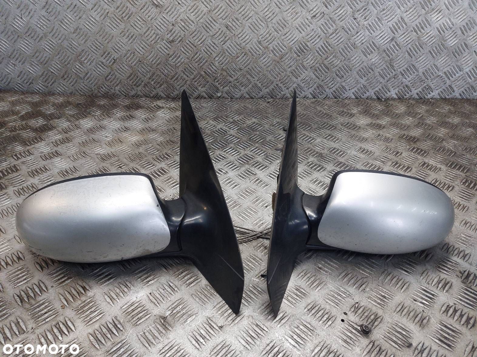 LUSTERKO LEWE + PRAWE MANUALNE FORD FOCUS MK1 LIFT 08 EU - 1