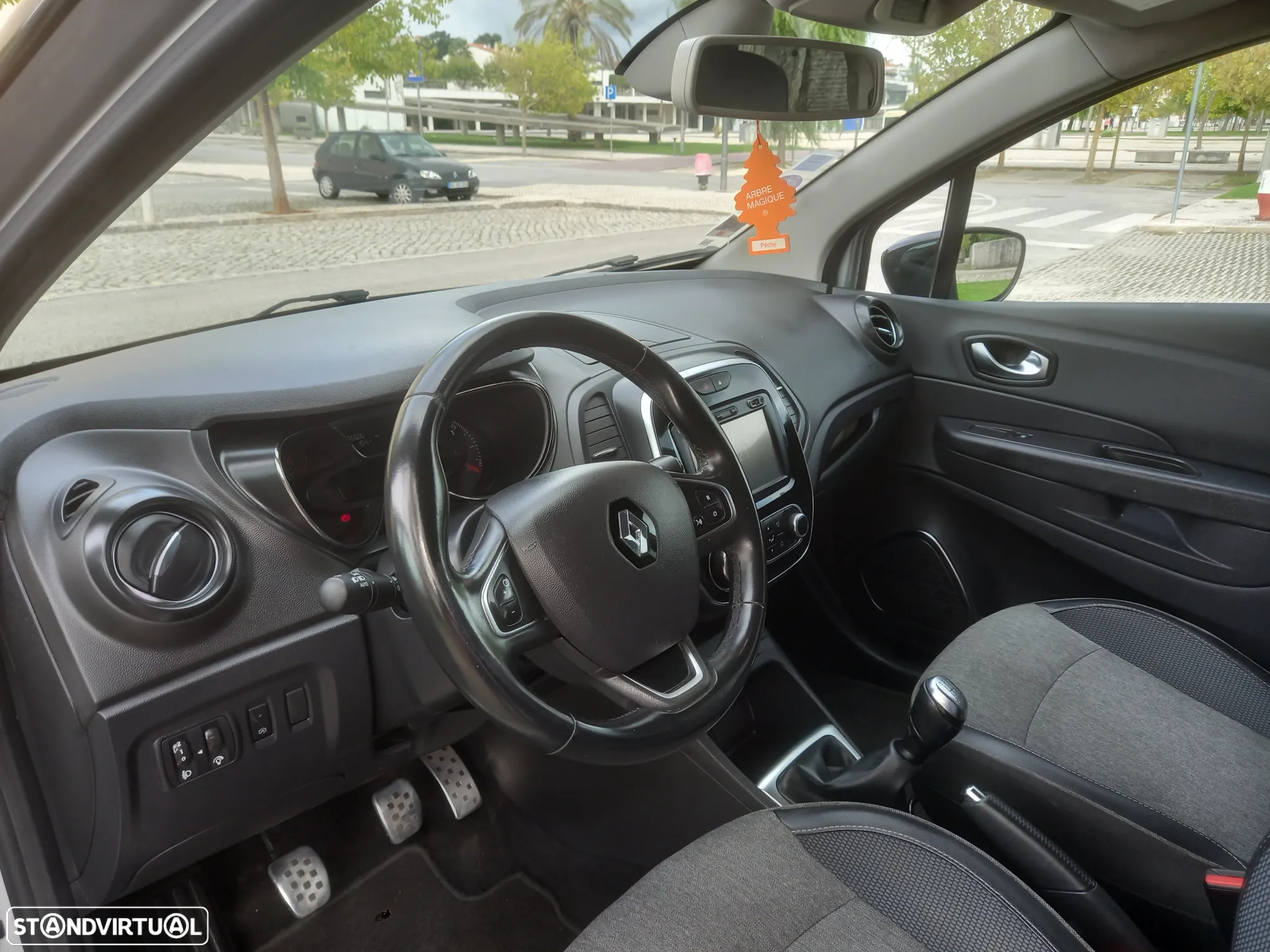 Renault Captur 0.9 TCE Exclusive - 2