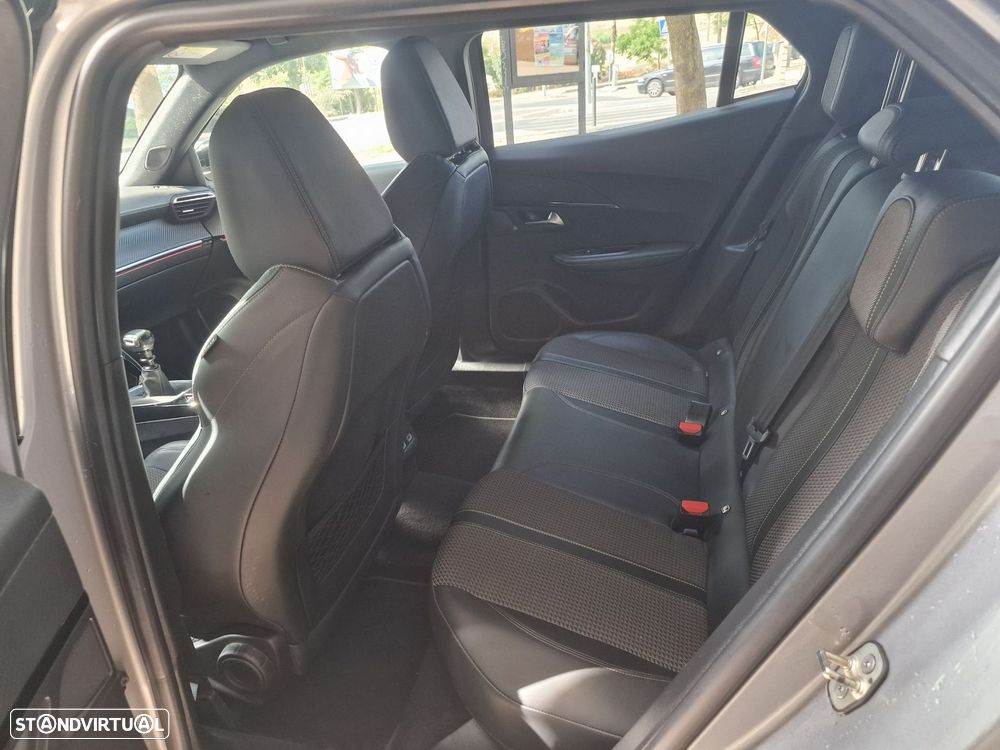 Peugeot 2008 1.2 PureTech GT - 14