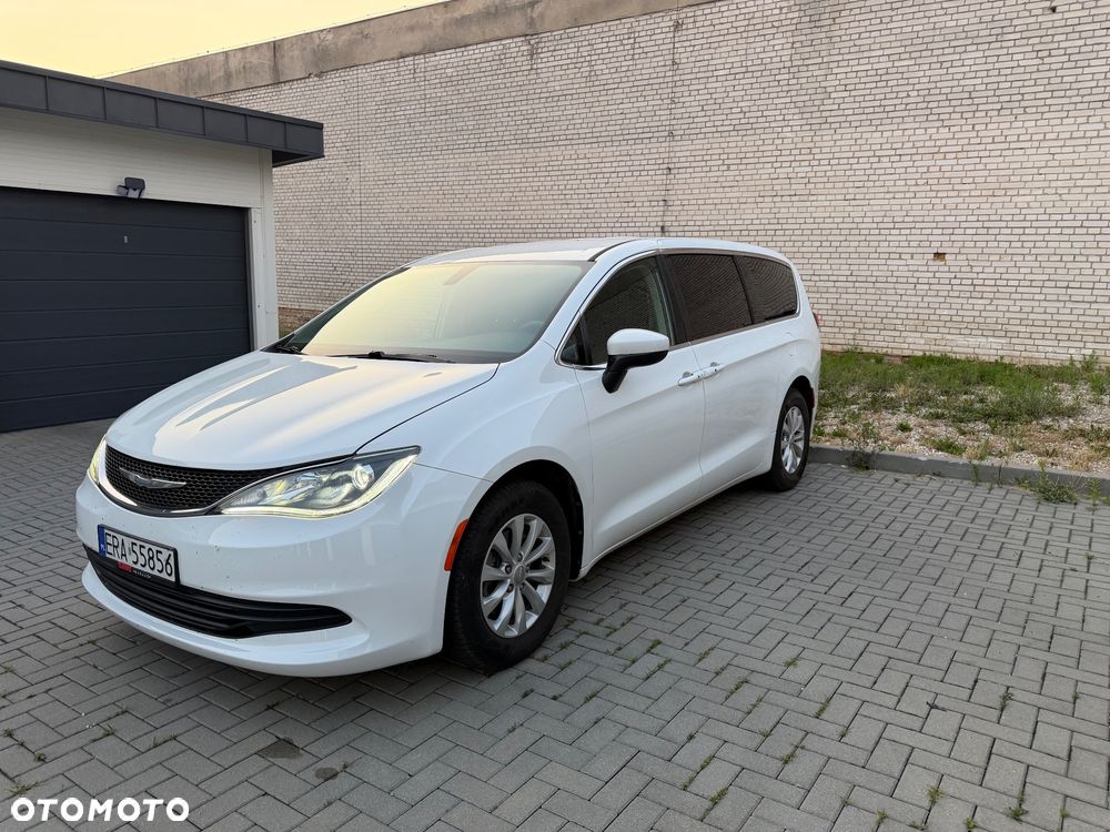 Chrysler Pacifica - 5
