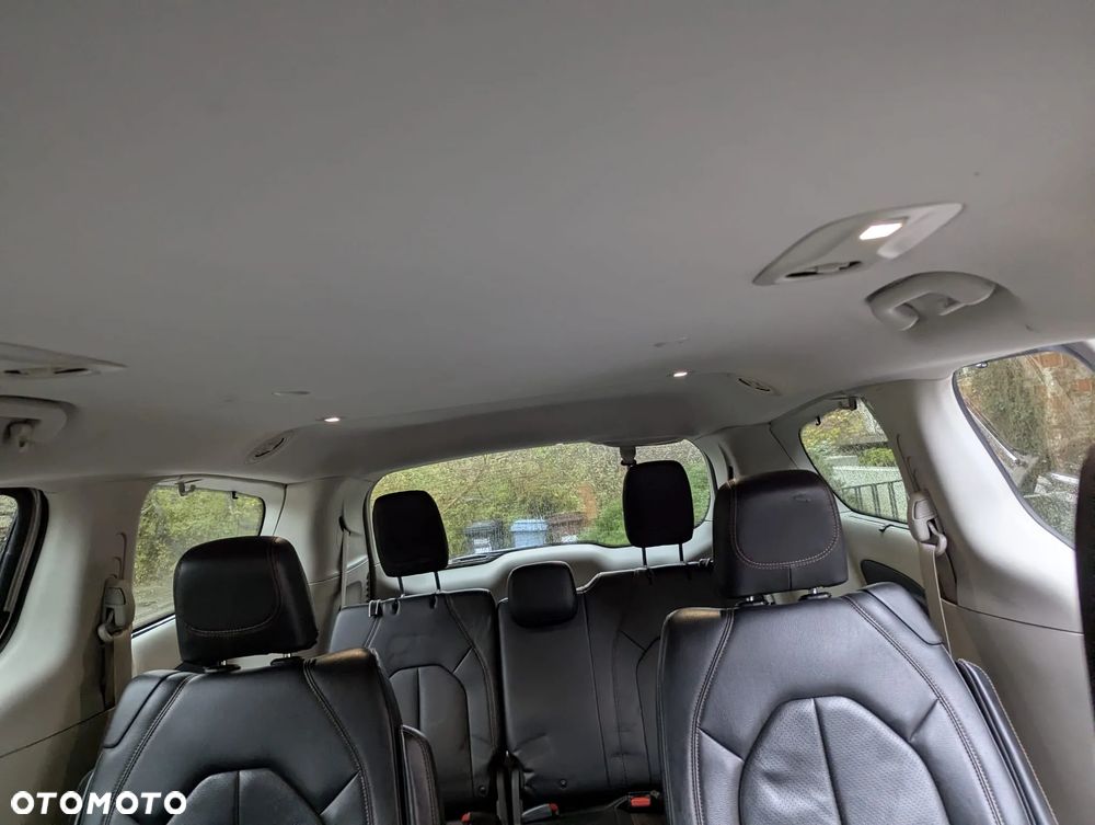 Chrysler Pacifica - 18