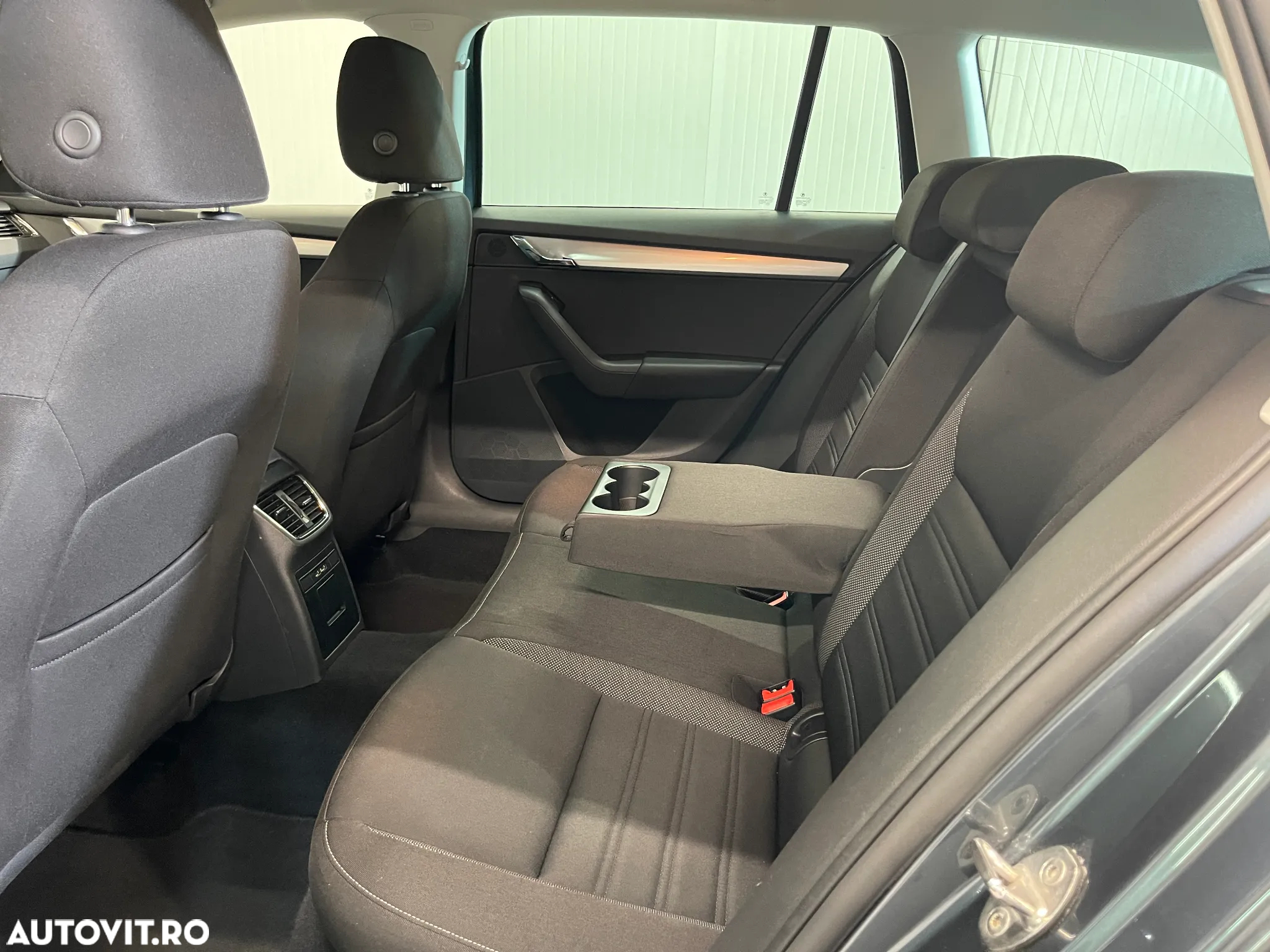 Skoda Octavia Combi Diesel 1.6 TDI DSG Style - 11