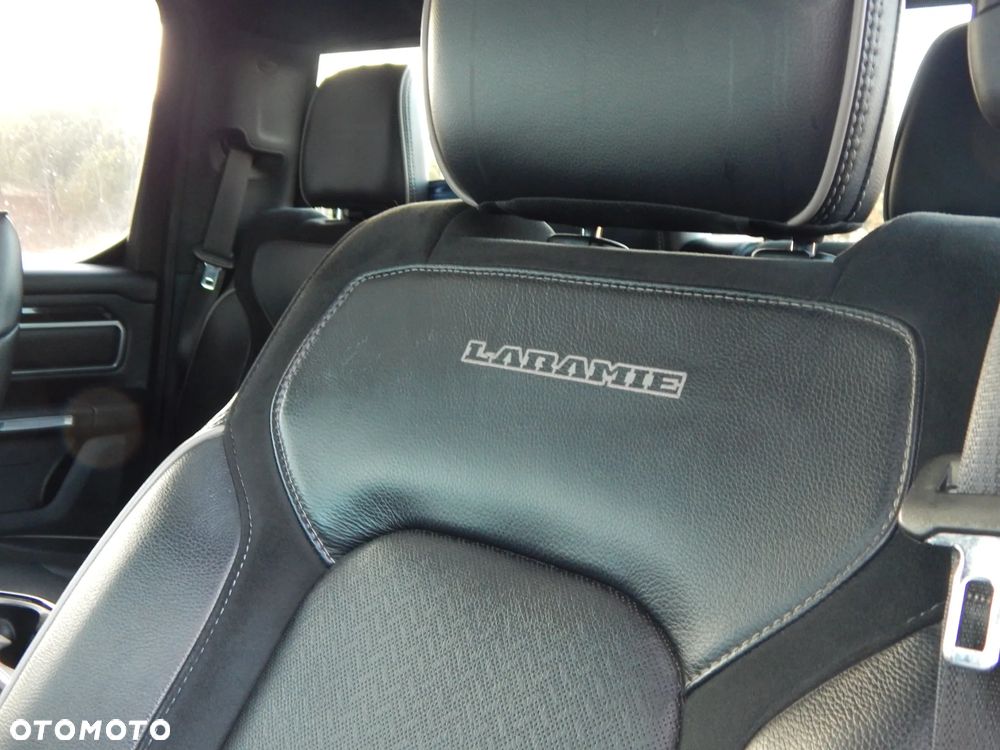 RAM 1500 5.7 Crew Cab Laramie - 28