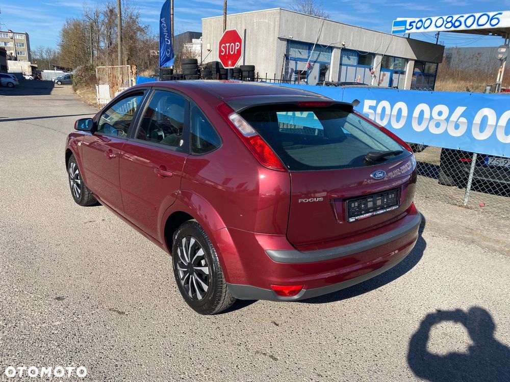Ford Focus 1.6 16V Ghia - 19