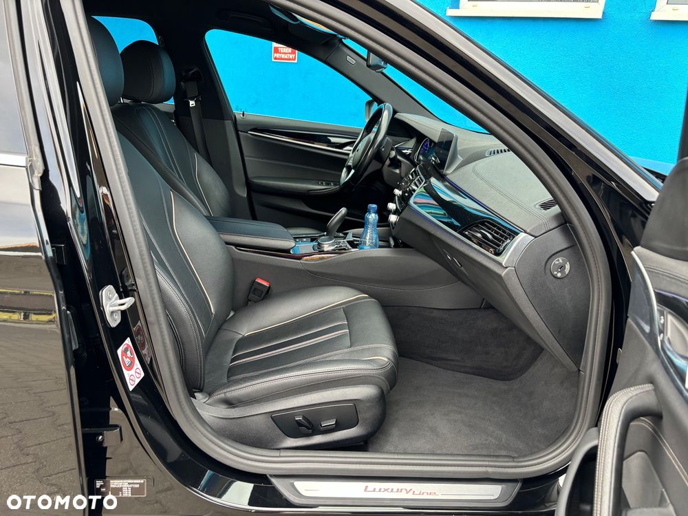 BMW Seria 5 520d xDrive Luxury Line sport - 32