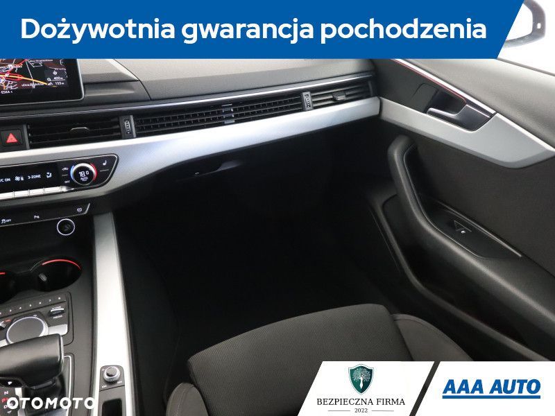 Audi A4 Limousine - 10