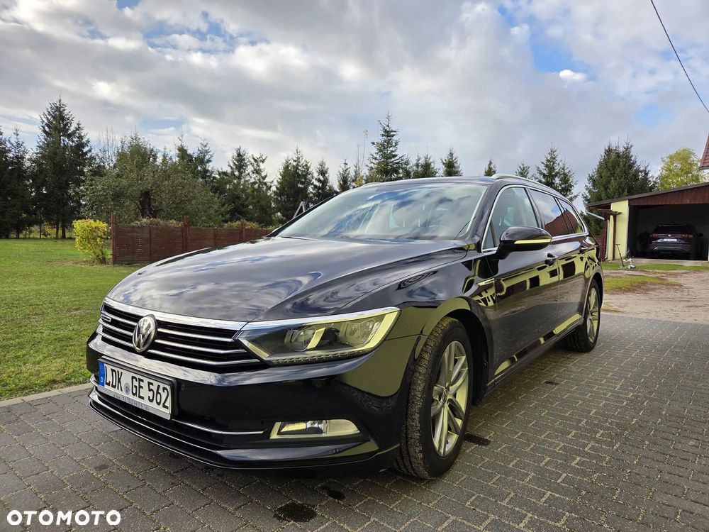 Volkswagen Passat - 1