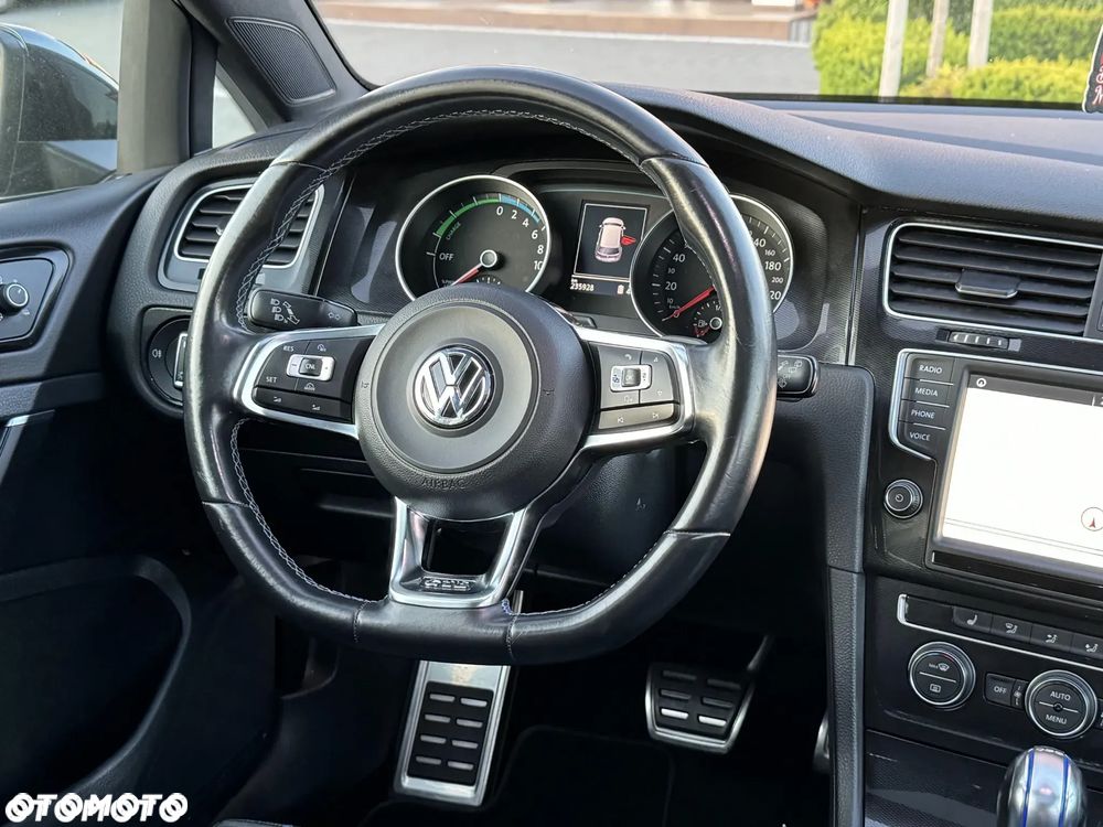 Volkswagen Golf - 19