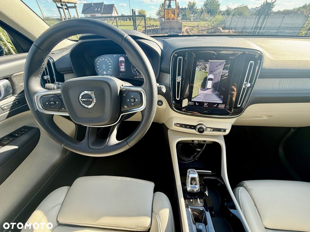 Volvo XC 40 B4 B AWD Inscription - 11