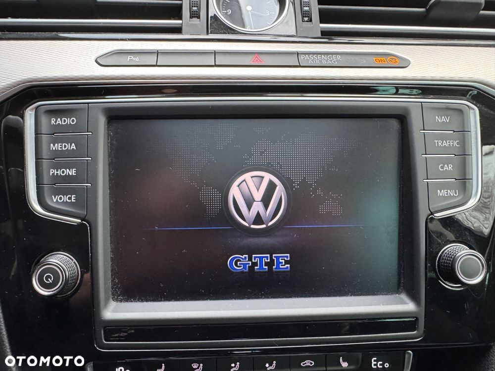 Volkswagen Passat - 21
