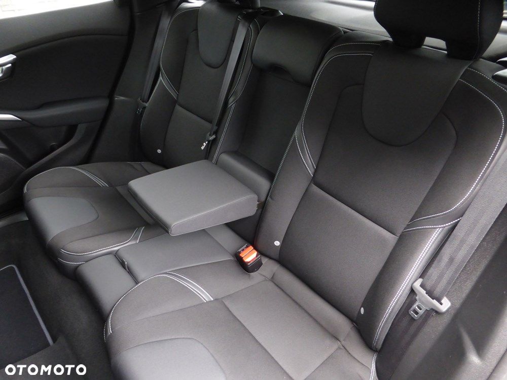 Volvo V40 D2 Momentum - 28