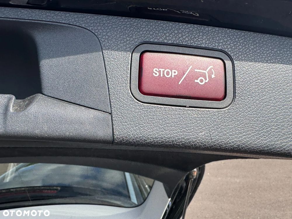 Mercedes-Benz Klasa E 220 d 4-Matic 9G-TRONIC - 20