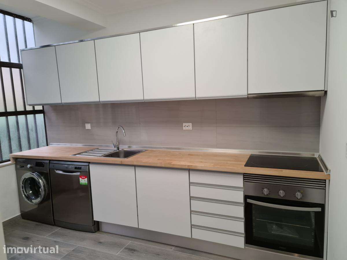Quarto - localizado em Amadora Lisbon - Grande imagem: 5/12