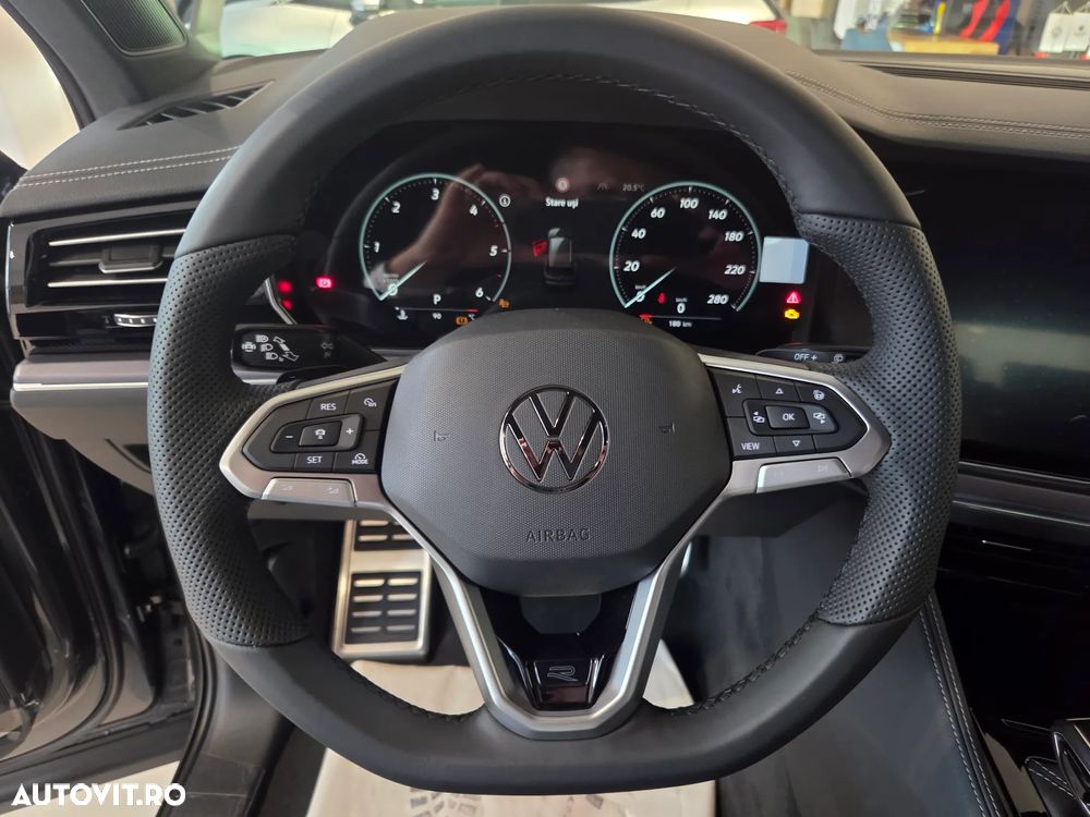 Volkswagen Touareg V6 TDI 4MOTION R-Line - 11
