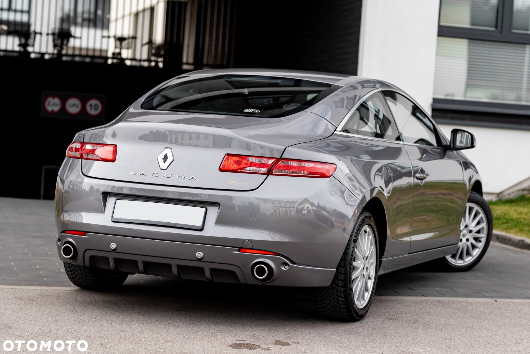 Renault Laguna Coupe V6 dCi 235 FAP GT - 18