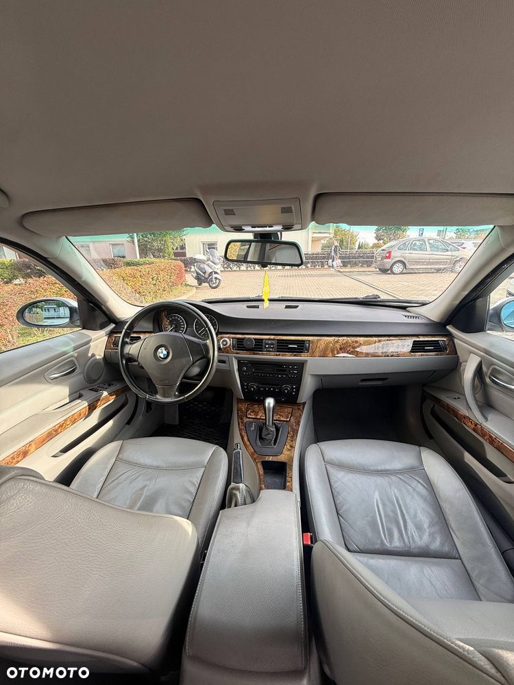 BMW Seria 3 320i - 6