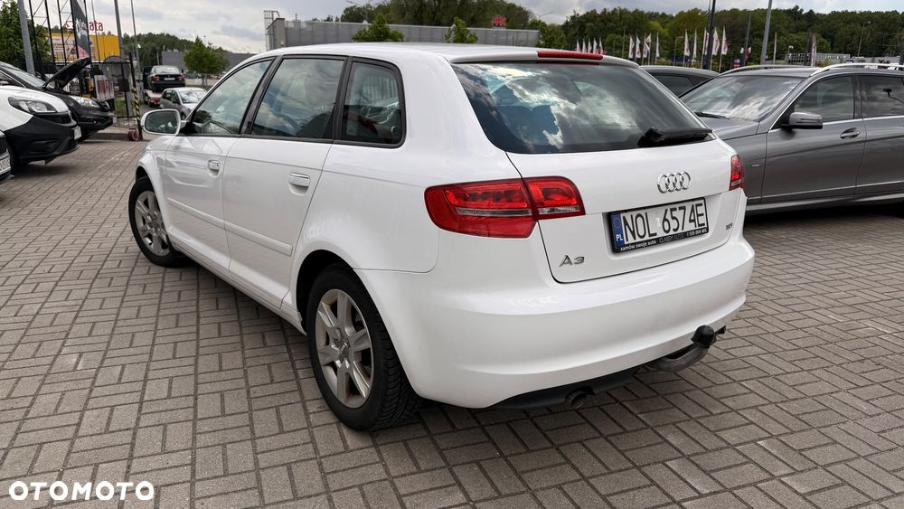 Audi A3 Sportback 1.6 TDI DPF Attraction - 3