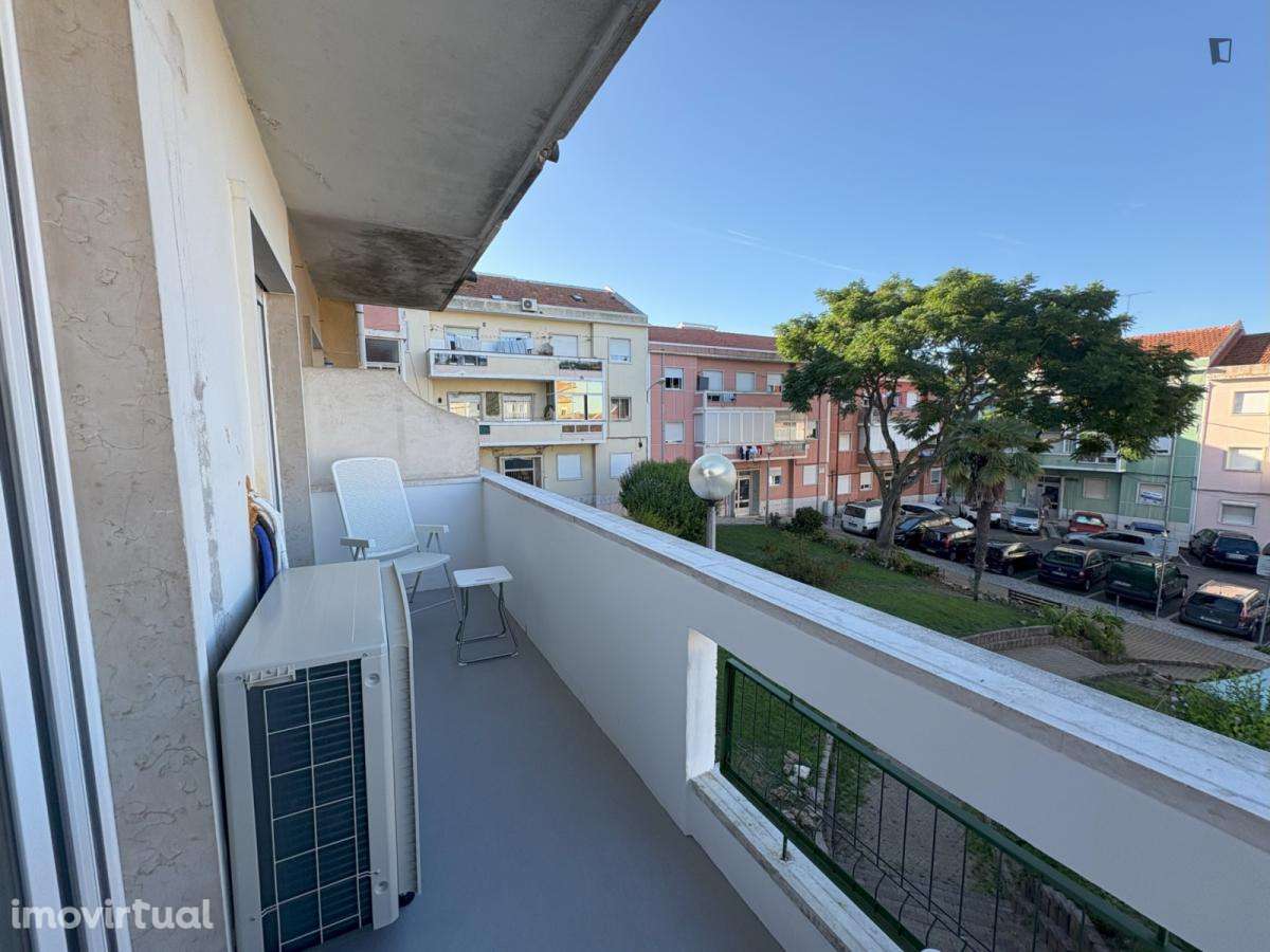 Quarto - localizado em Amadora Lisbon - Grande imagem: 5/12