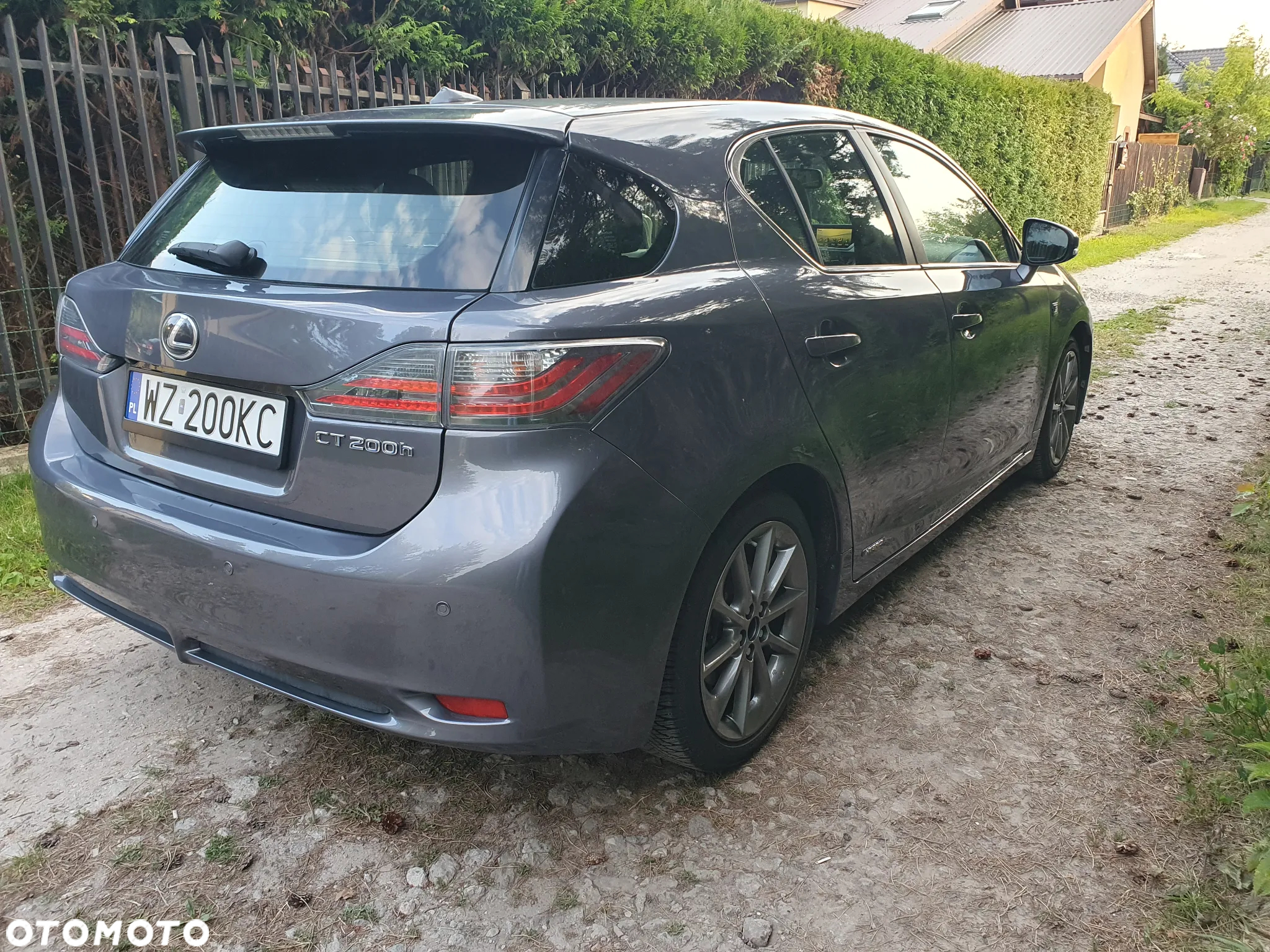 Lexus CT - 12