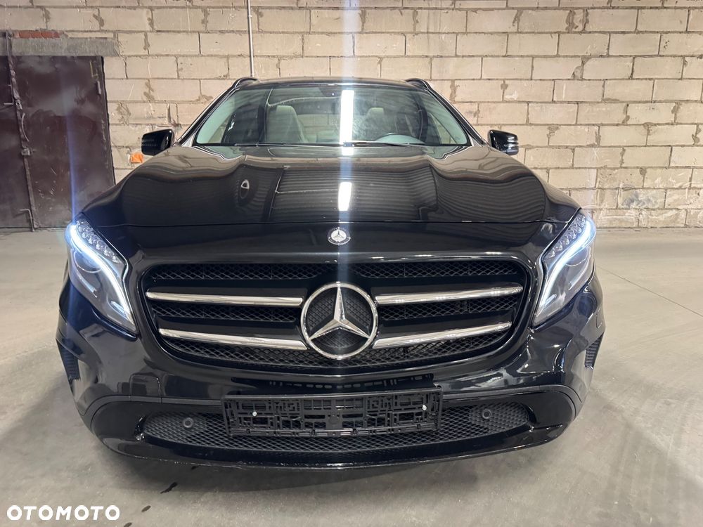 Mercedes-Benz GLA 250 4Matic 7G-DCT AMG Line - 15