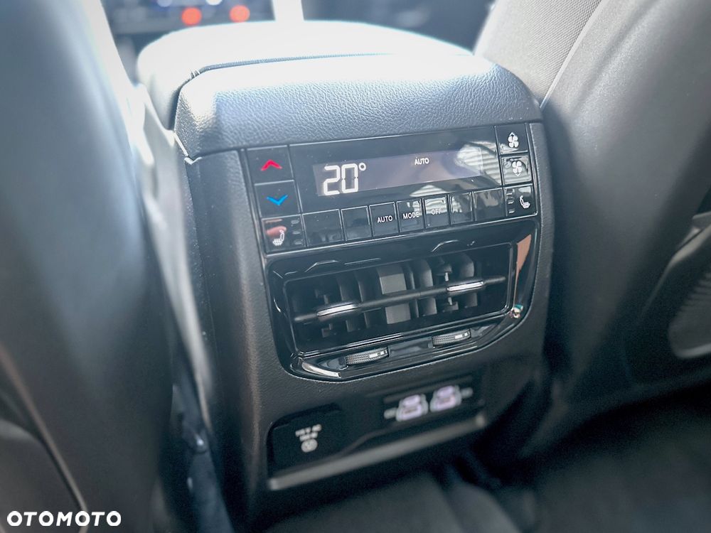 Jeep Grand Cherokee - 35