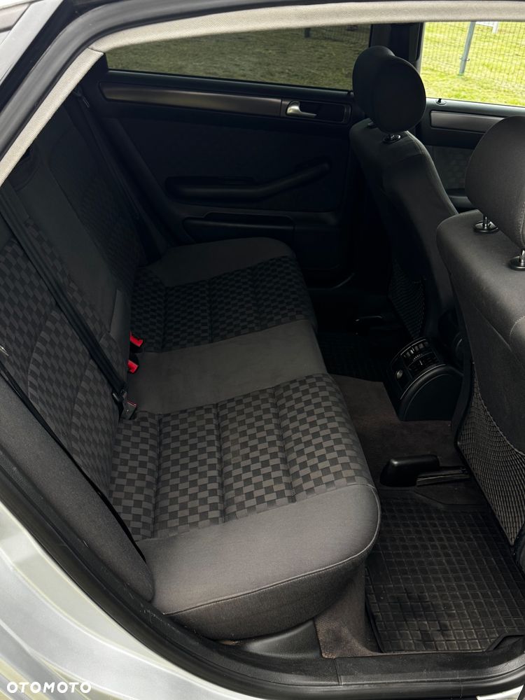 Audi A6 Limousine 2.0 - 13