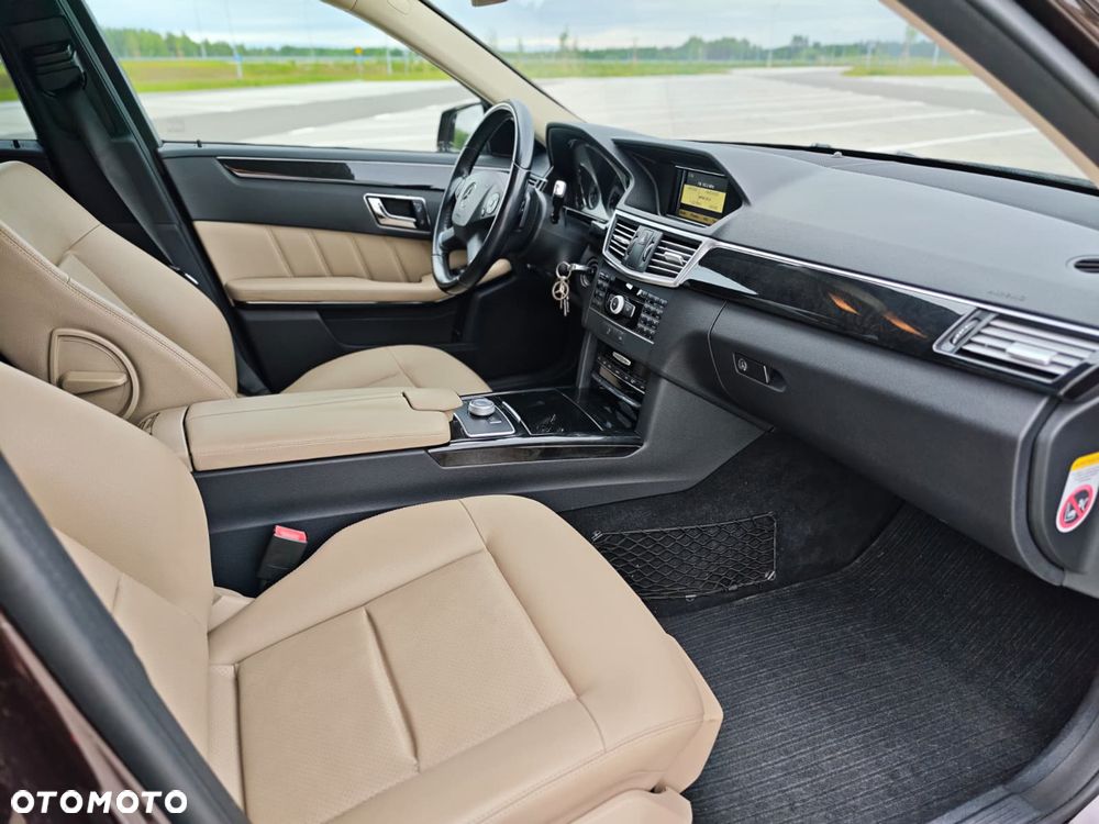 Mercedes-Benz Klasa E 250 CGI BlueEff Avantgarde - 11