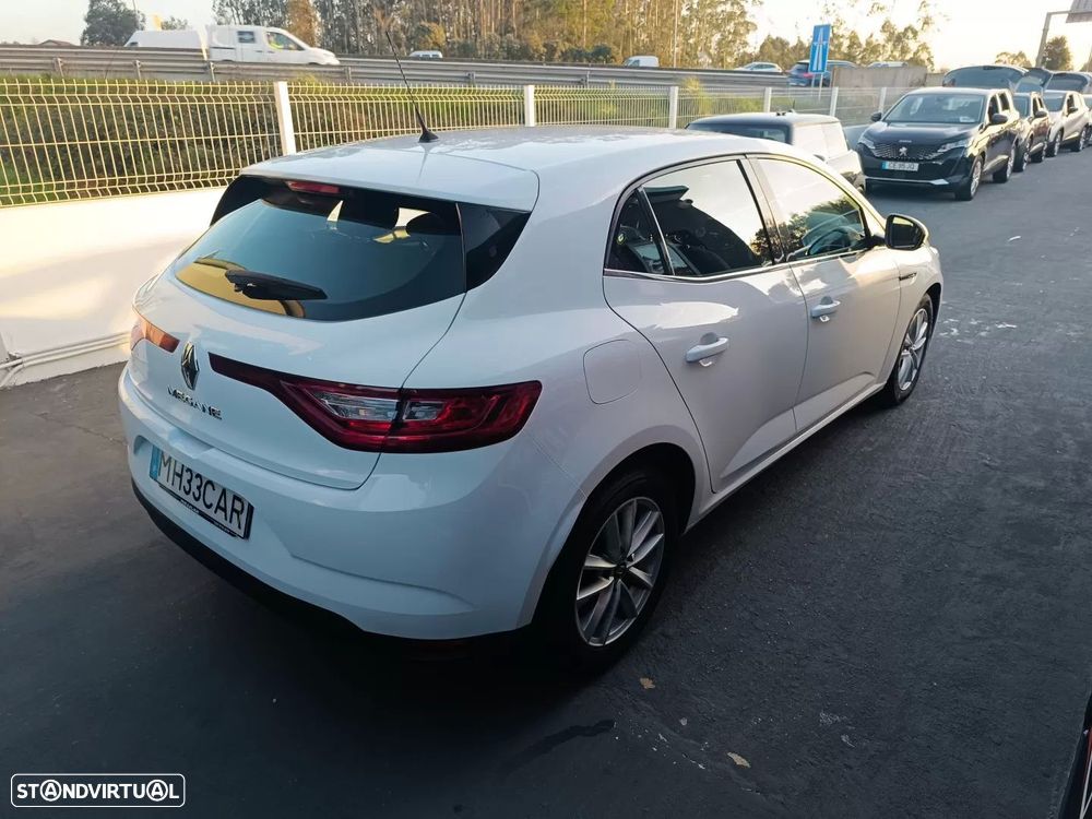 Renault Mégane 1.5 Blue dCi Intens - 9