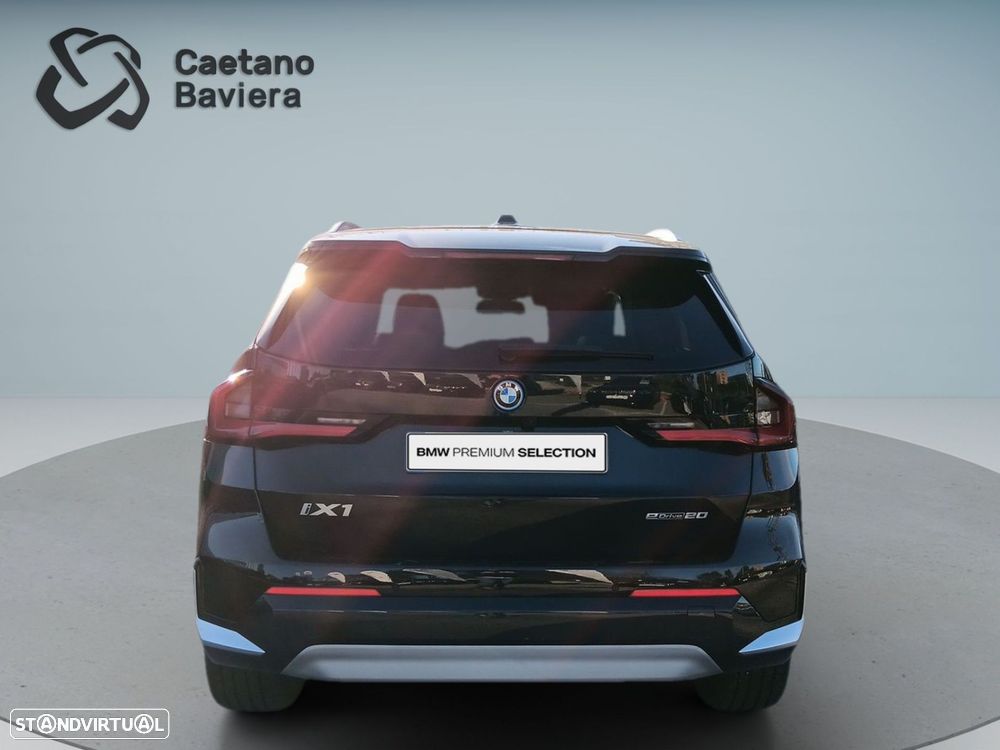 BMW iX1 eDrive20 xLine — fotografia 7