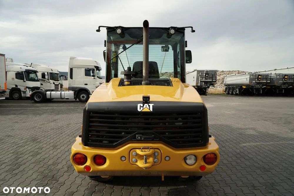 Caterpillar 906M / ŁADOWARKA KOŁOWA / 2019 ROK / ŁYŻKA SZCZĘKOWA / - 22