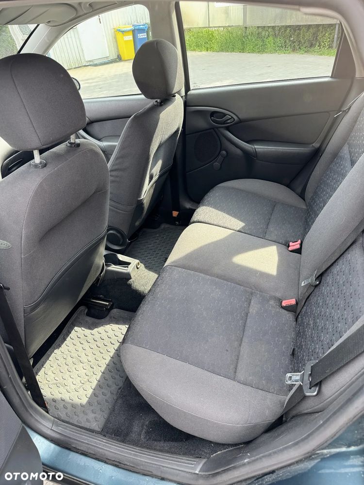 Ford Focus 1.6 Comfort - 11