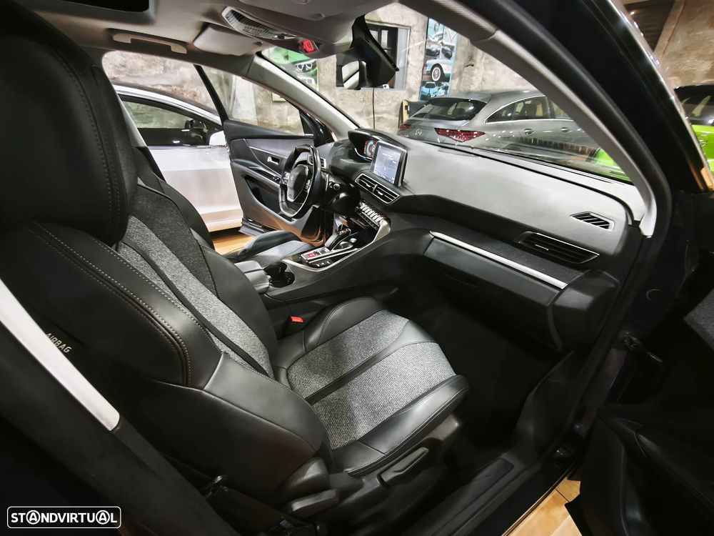 Peugeot 3008 225 e-EAT8 Allure Pack - 25