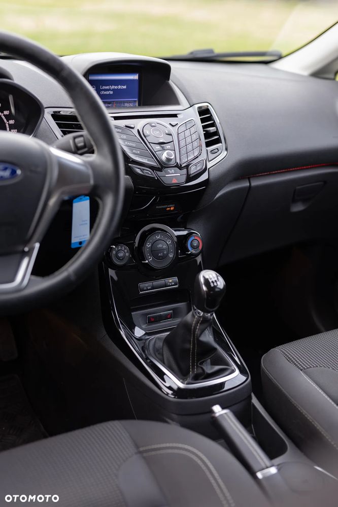Ford Fiesta 1.0 EcoBoost STart-Stop Titanium - 17