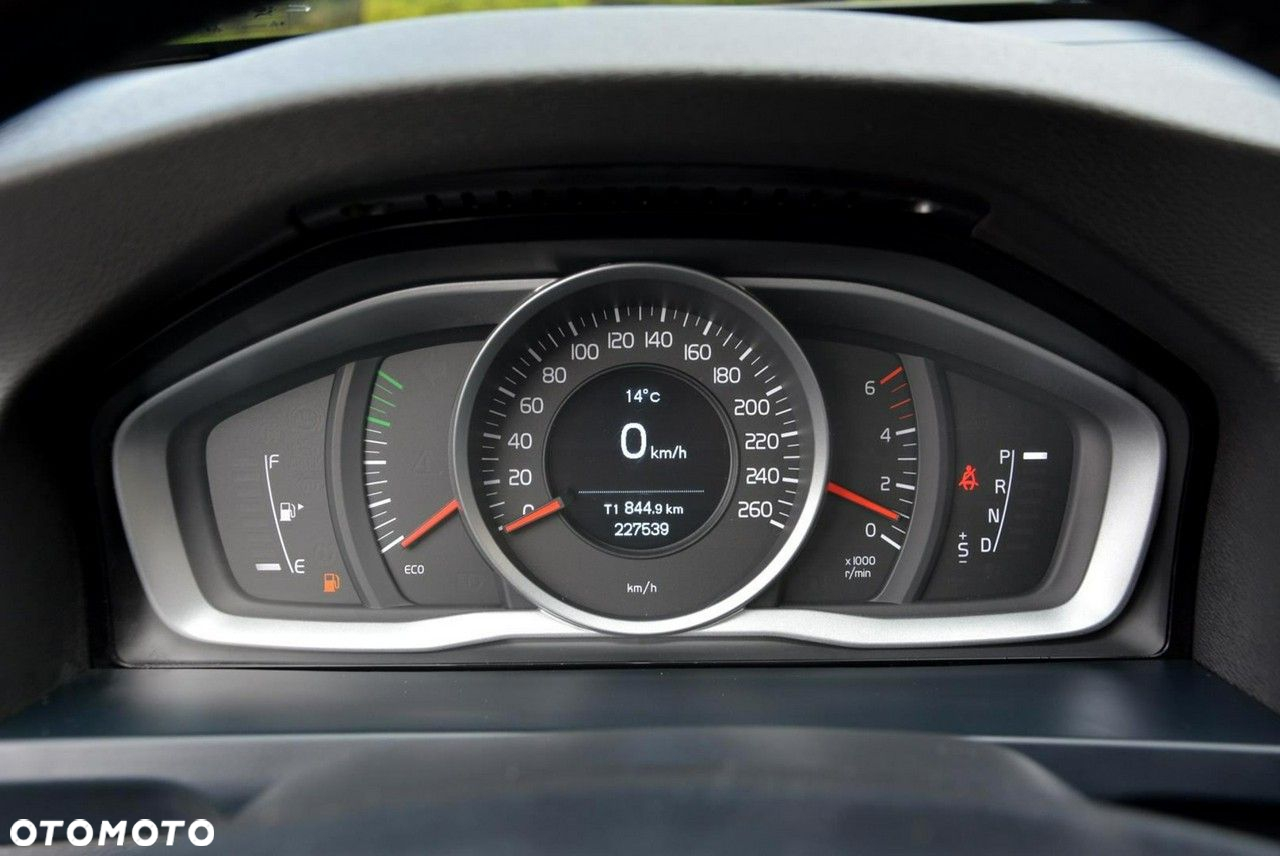 Volvo V60 D4 Geartronic Momentum Pro - 25
