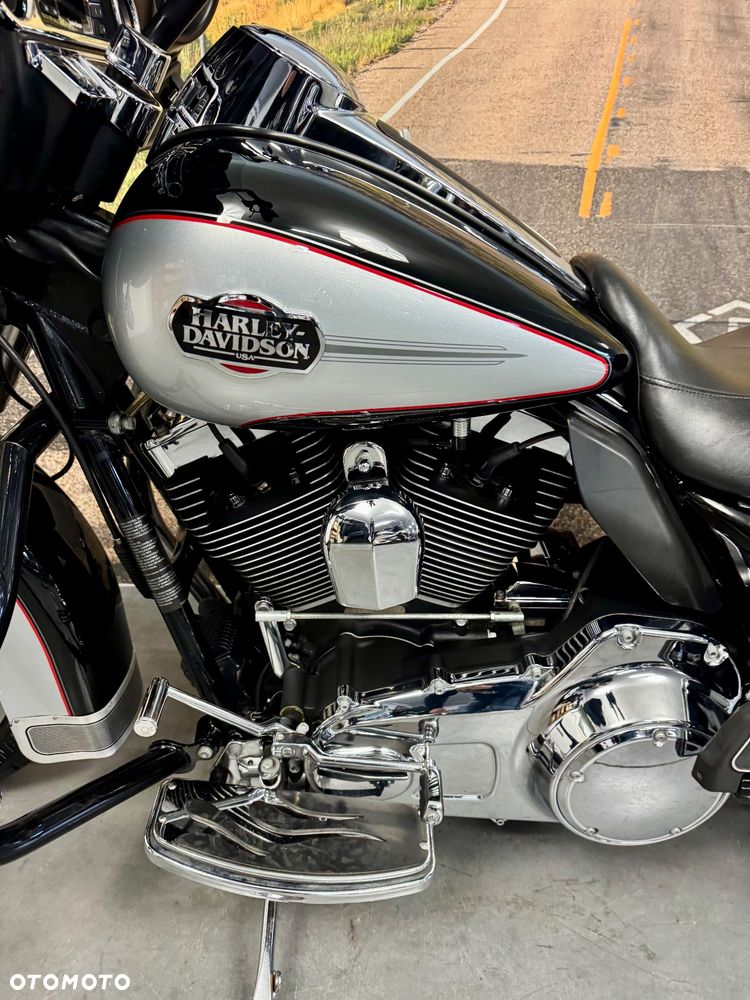 Harley-Davidson Touring Electra Glide - 10