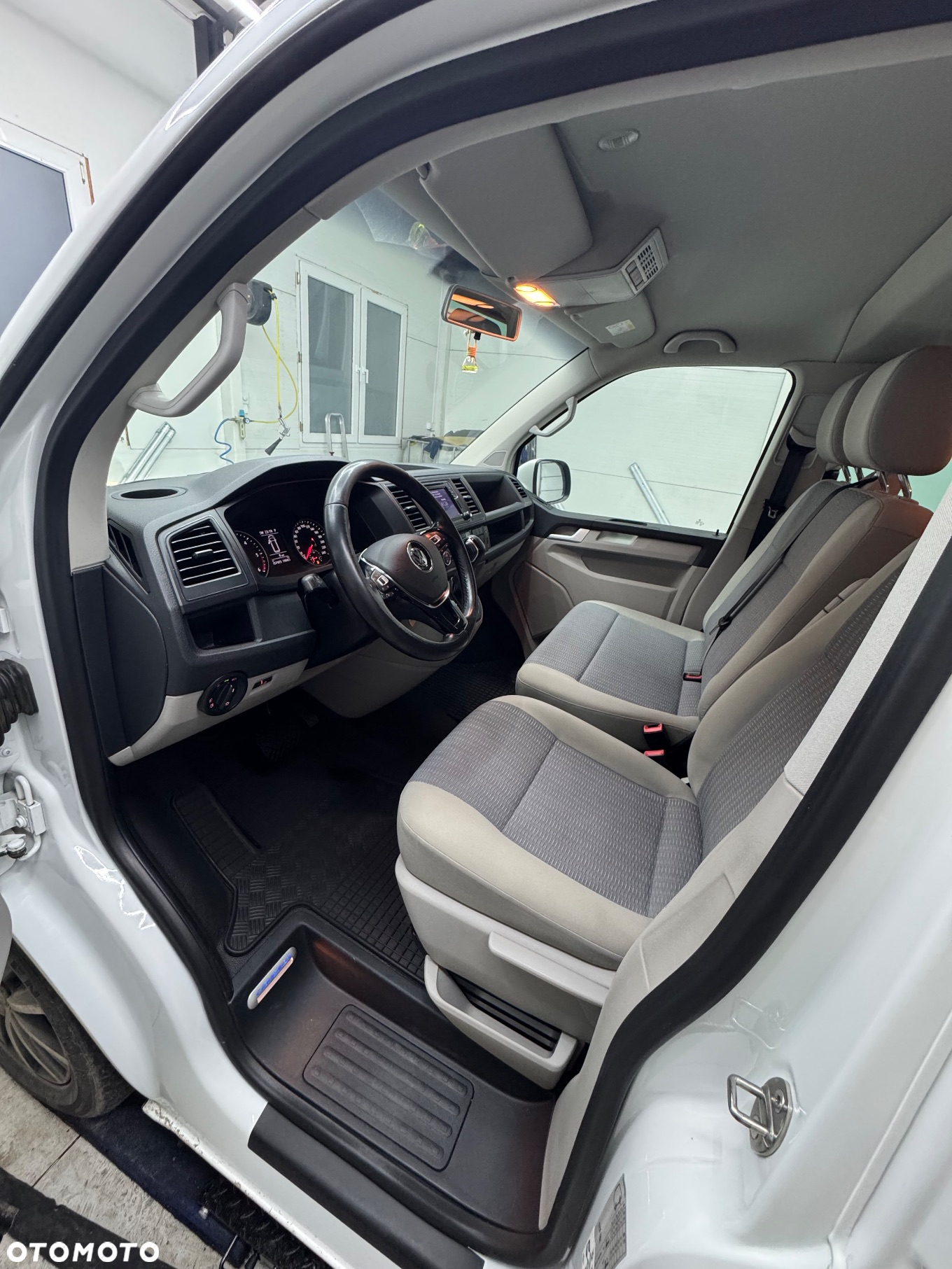 Volkswagen Caravelle 2.0 BiTDI L1 Comfortline DSG - 5
