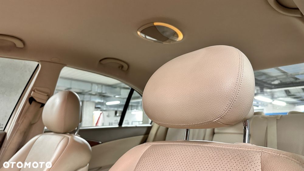 Mercedes-Benz Klasa E 200 Kompressor Automatik Elegance - 33