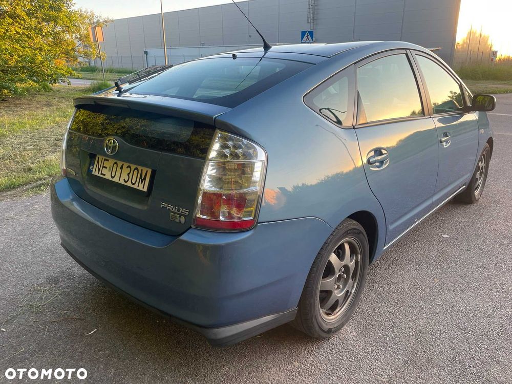Toyota Prius - 3