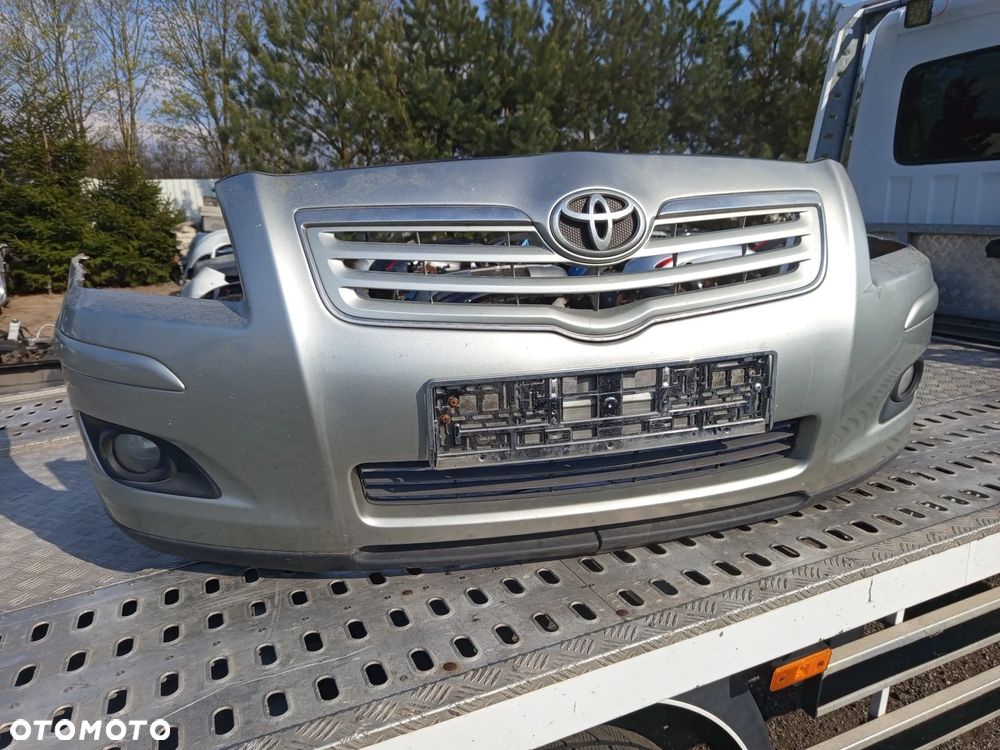 Toyota Avensis T25 lift zderzak przedni kompletny - 1