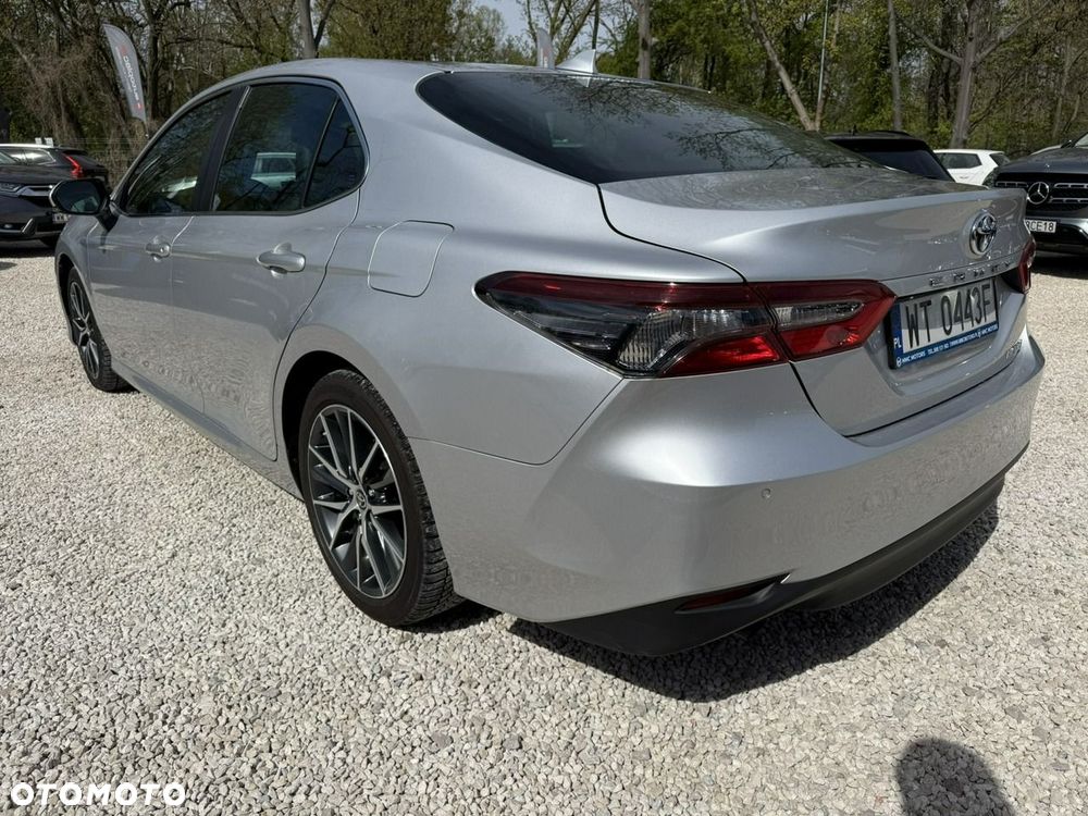 Toyota Camry - 16