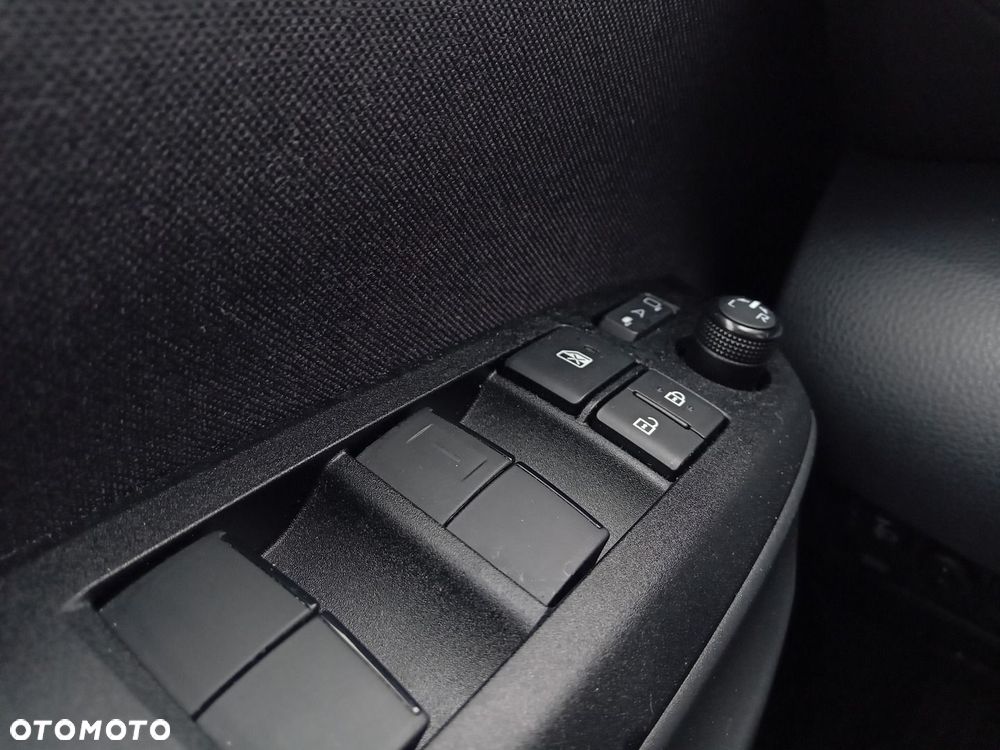 Toyota Yaris Cross - 18