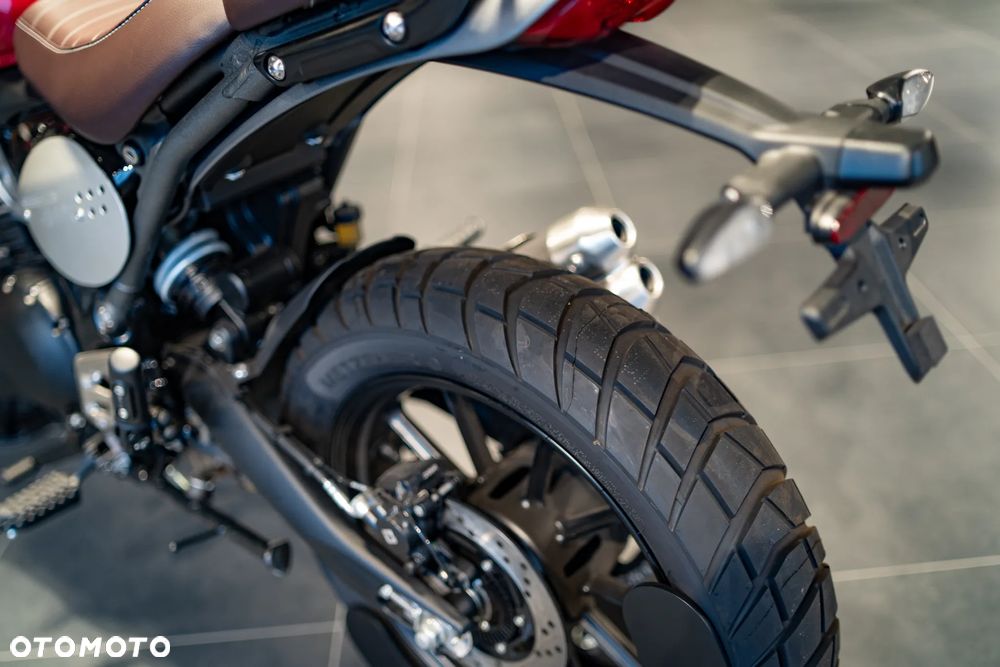 Triumph Scrambler - 13