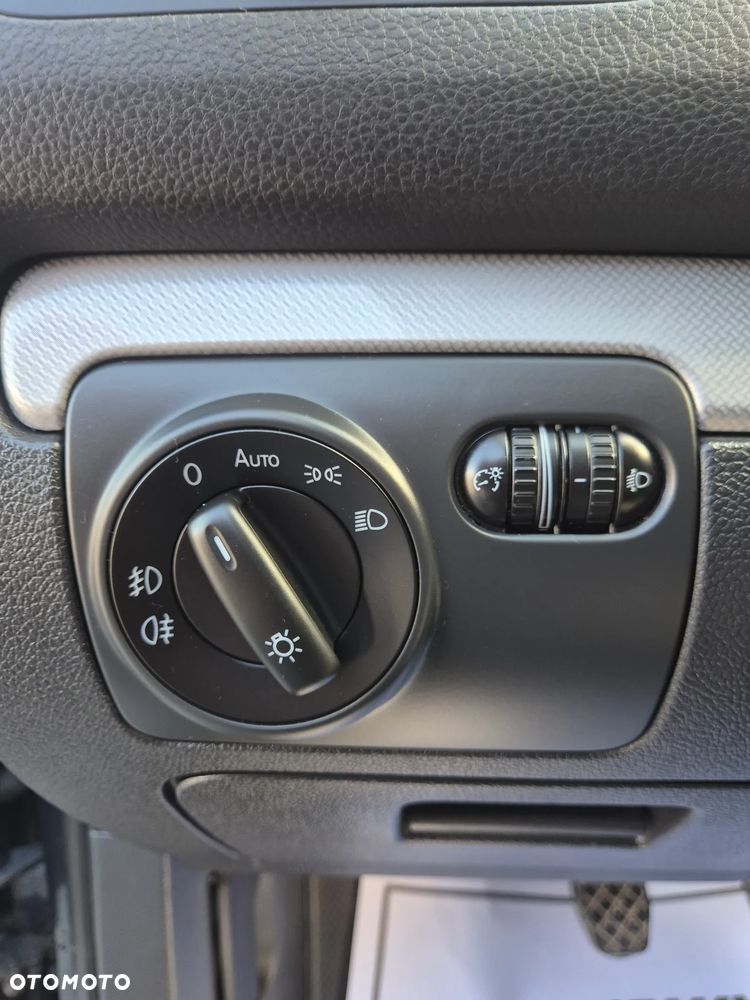 Volkswagen Golf - 34