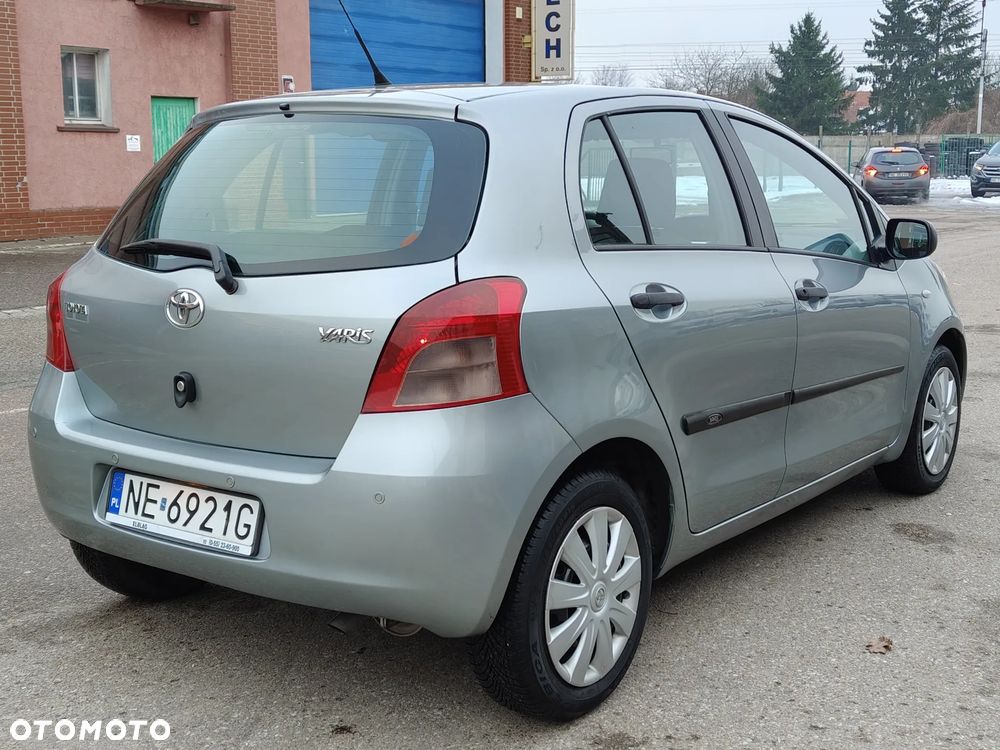 Toyota Yaris 1.3 Luna A/C - 10