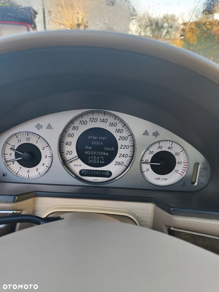 Mercedes-Benz Klasa E 320 T Avantgarde - 14