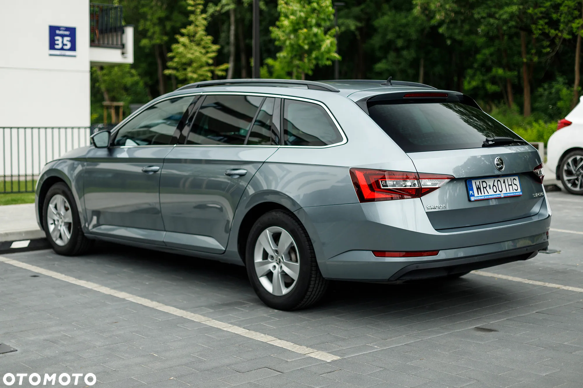 Skoda Superb 2.0 TDI Sportline - 3