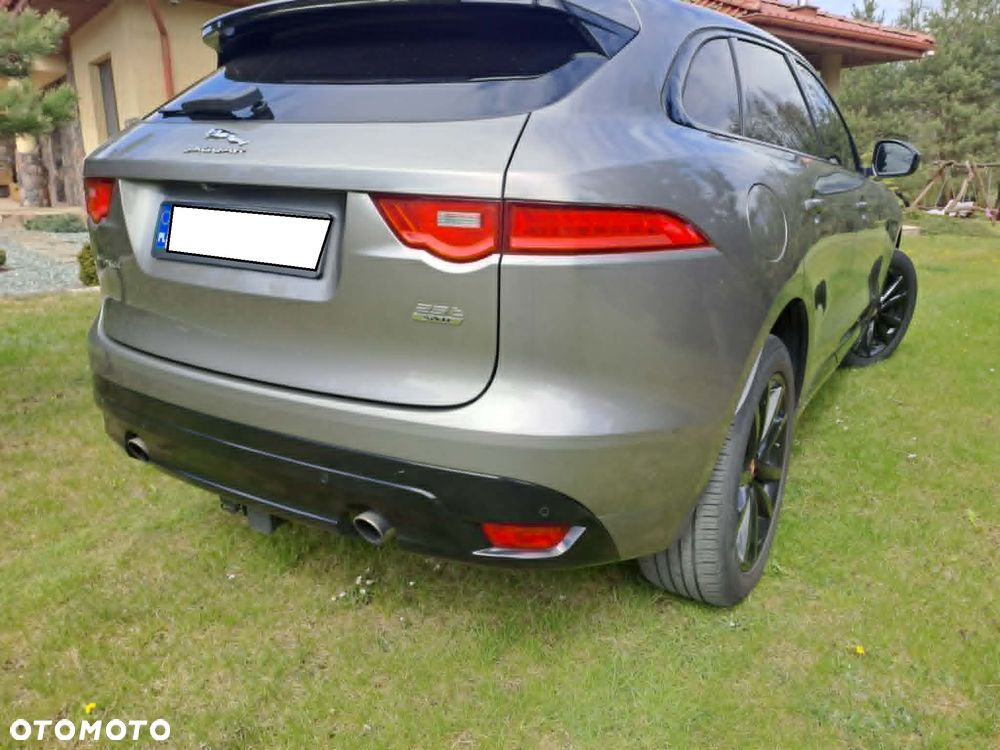 Jaguar F-Pace 30t AWD Prestige - 9