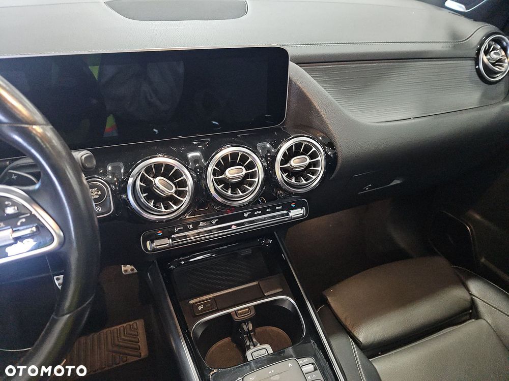 Mercedes-Benz GLA 250 4-Matic - 9
