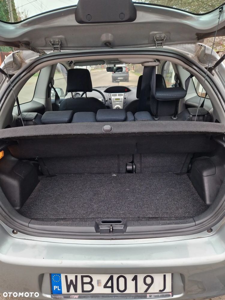 Toyota Yaris 1.3 Terra - 6